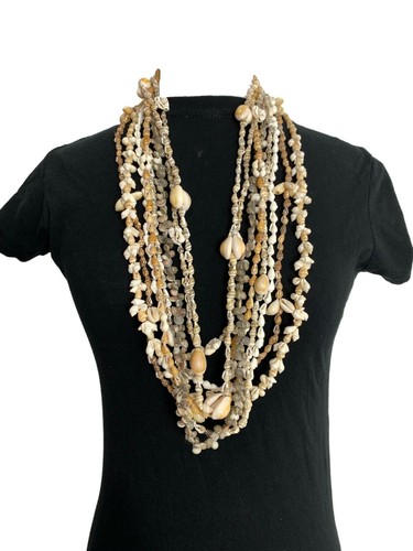 Mixed lot shell - 8, necklaces